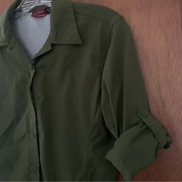 Women’s M SHERPA ADVENTURE GEAR Olive Green Long Sleeve Tab Up Button Shirt EXC - Picture 3 of 16